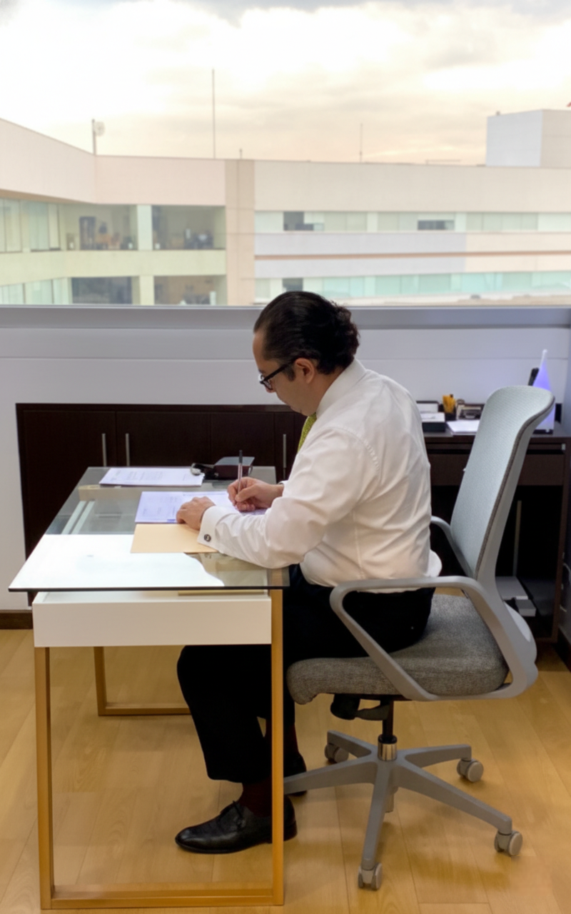 Dr. Mario Téliz - Especialista en Cirugía Maxilofacial